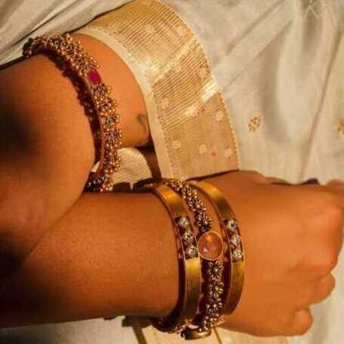 DESIGNER ANTIQUE BANGLES & RINGS